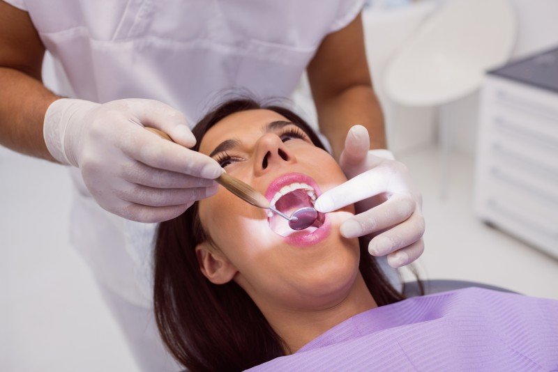 Best Dentist For Scaling & Polishing Treatment in Indirapuram